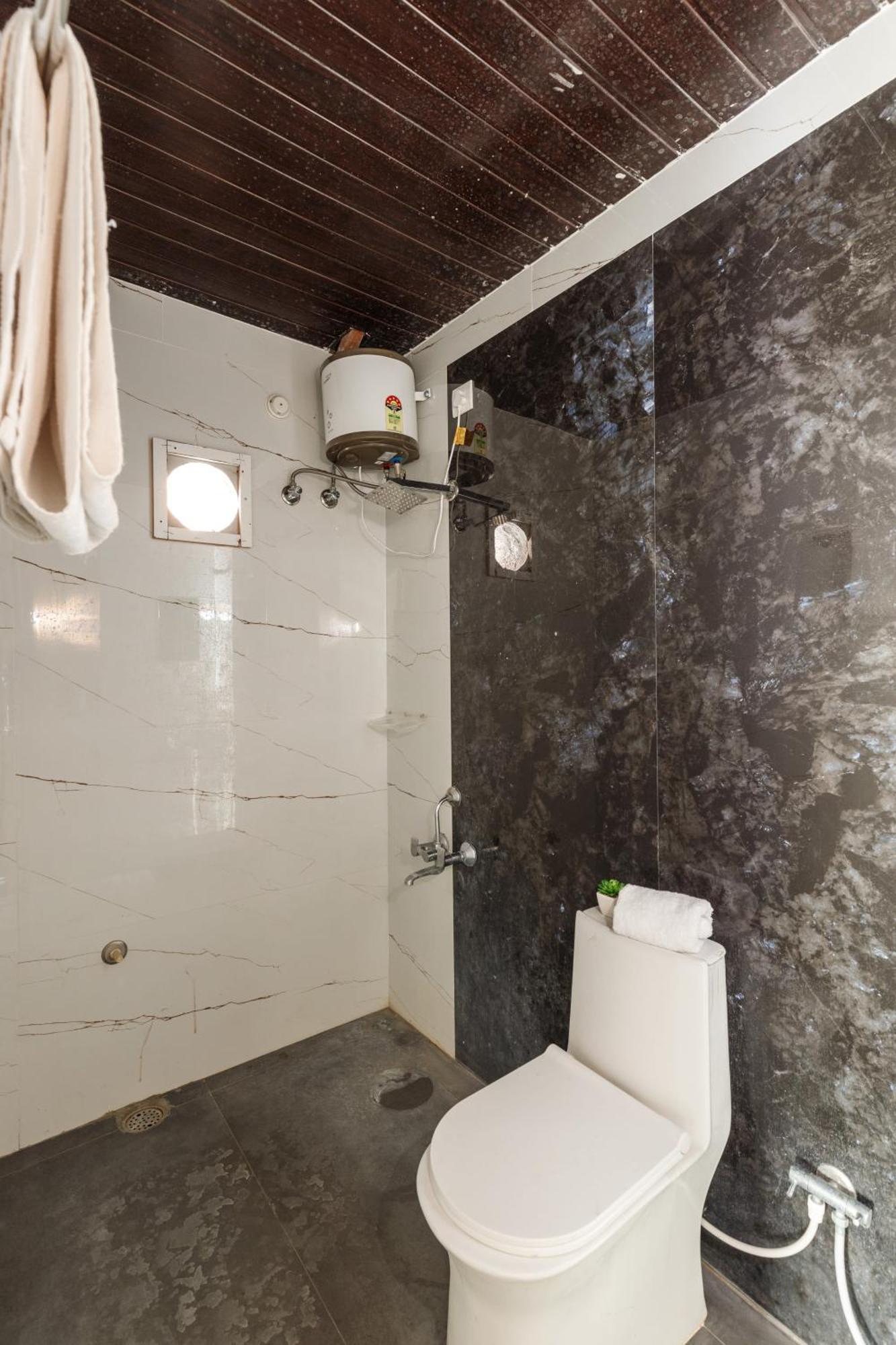 Aqua Lagoon Villa By Secret Turtle Pvt Pool Private Lawn Secunderabad Екстер'єр фото